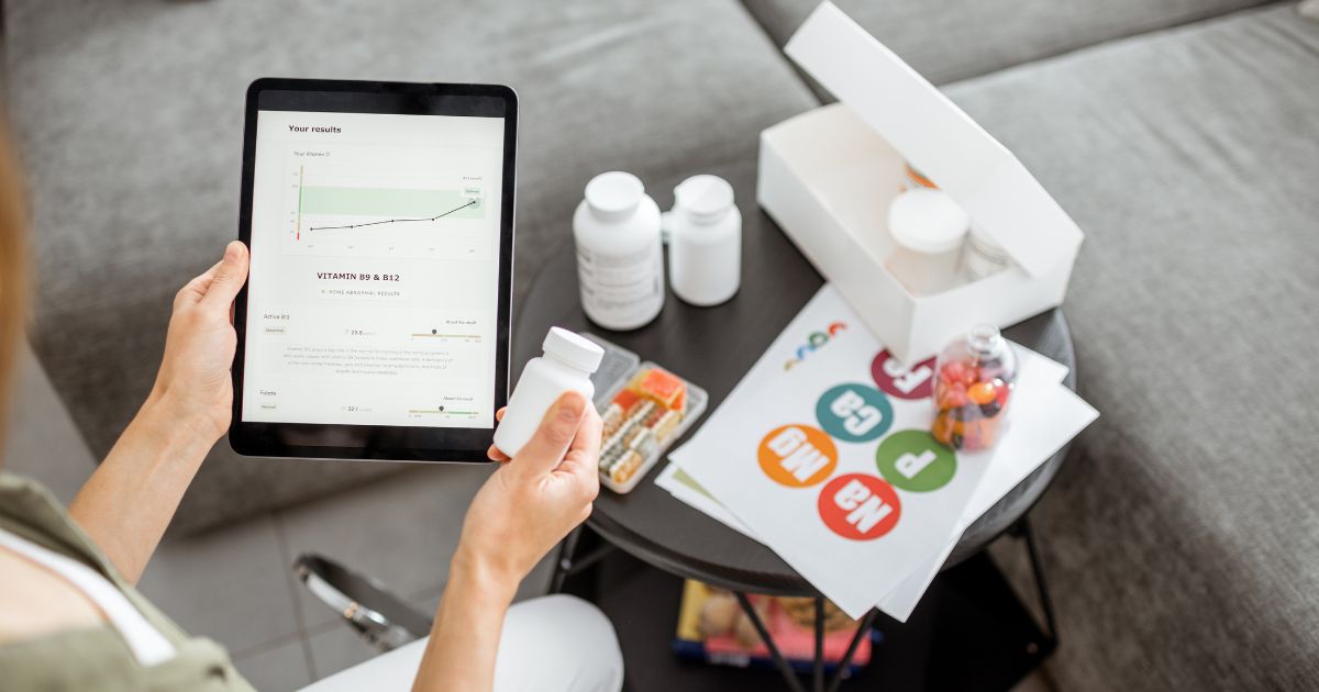 Lecture de résultats médicaux numériques à domicile avec compléments alimentaires