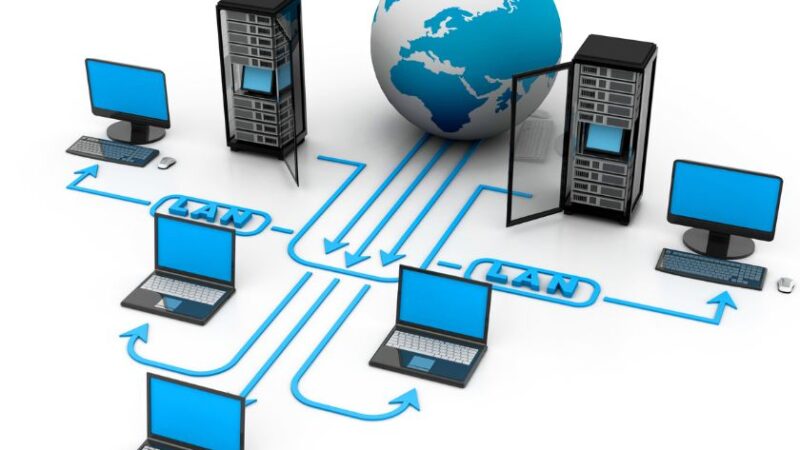 Schéma réseau LAN avec serveurs ordinateurs portables connectés et un globe terrestre représentant Internet